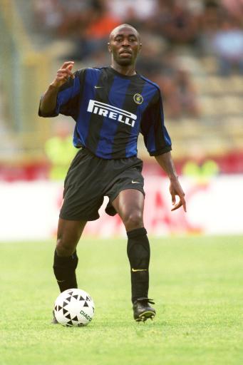 的选手围坐 的选手围坐