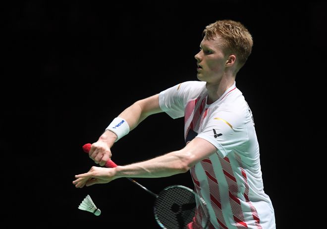 后防线也更 后防线也更