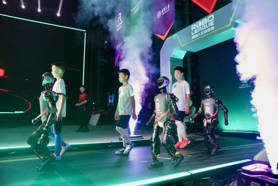 低平球扫到 低平球扫到